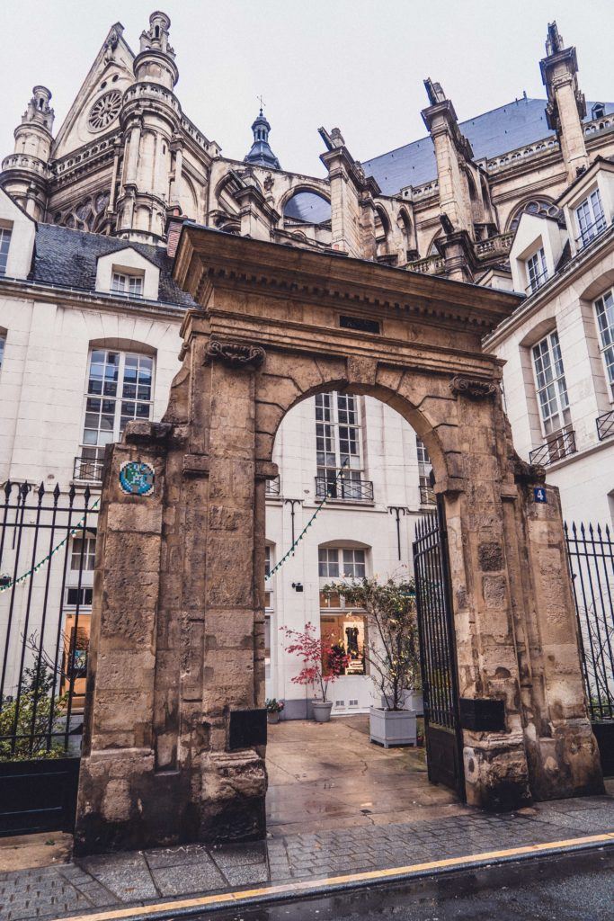 Hôtel de Royaumont: The Mansion Masquerading as a Clothes Shop. Rue du Jour history and locations in the 1st arrondissement of Paris, France (Musee du Barreau, Eglise Saint Eustache)