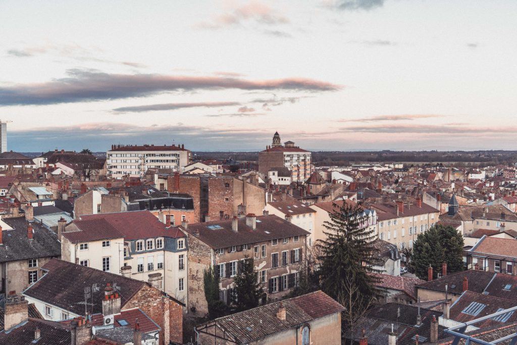 Saint-Laurent-sur-Saône Guide: Best things to do in Saint-Laurent-sur-Saône, L’Ain French village between Lyon and Dijon in Auvergne-Rhône-Alpes. Here’s where to stay, best attractions, including the prettiest village along the River Saone in France