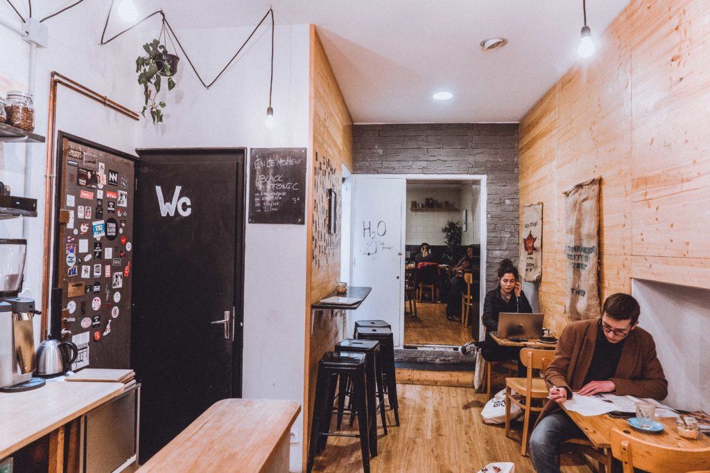 Coffee shops and cute cafes in Lyon, France. Here's your complete guide to the best of coffee houses of Lyon, Rhône-Alpes, Eastern France