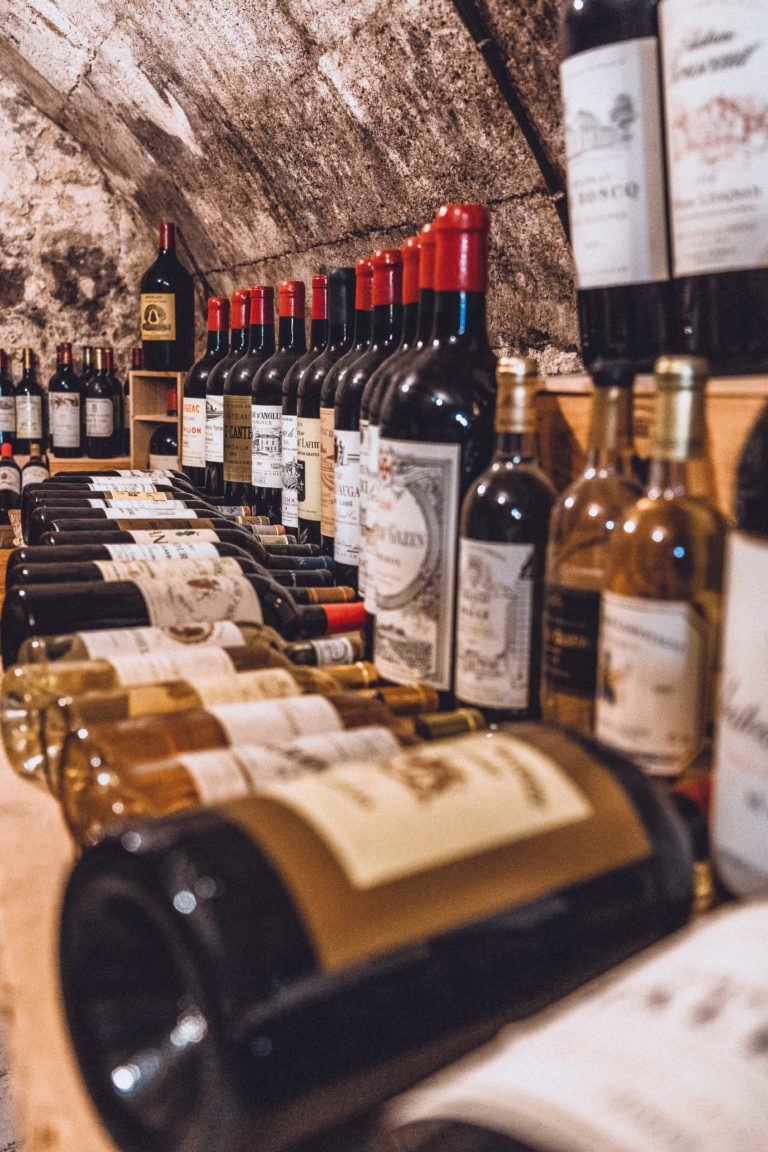 Wine in Bordeaux: Here's your ultimate guide to the Best Experiences, wine Tours & wine Tastings in Bordeaux, Nouvelle Aquitaine, France. (Wine-inspired vineyard day trips and wine cruises)