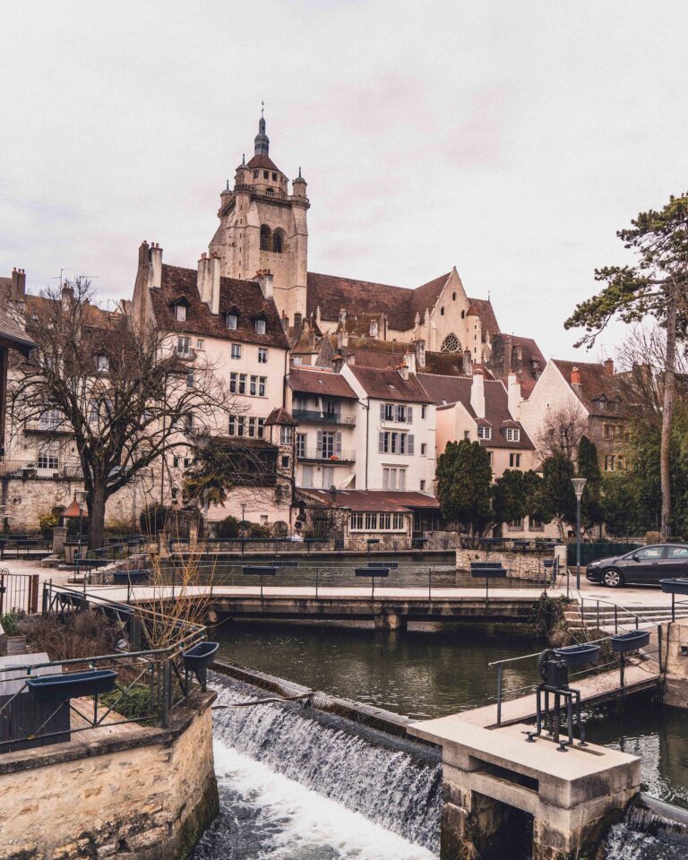 Collégiale Notre-Dame de Dole: Bell Tower & History of a collegiate church in Franche-Comté, Dole