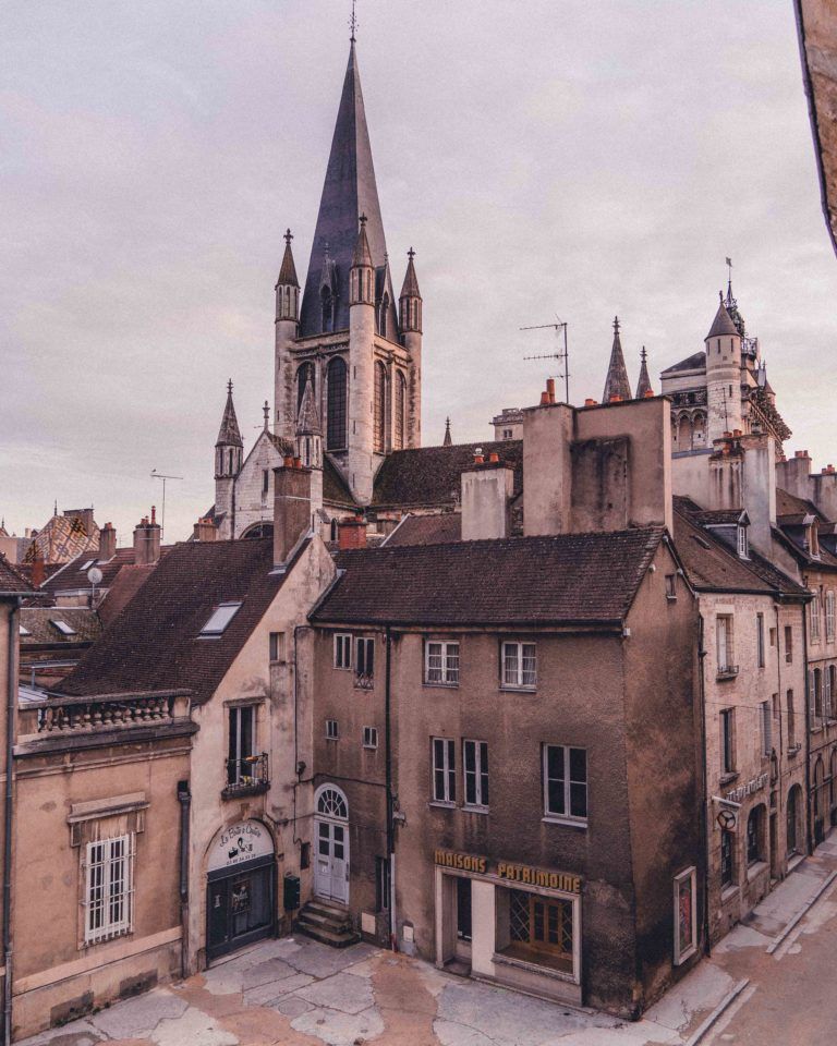 One week in Burgundy: Here's your ultimate guide to the best 7 days in Bourgogne itinerary you'll find online. An Eastern French timetable worth following (Chalon sur Saone, Beaune, Dijon, etc)