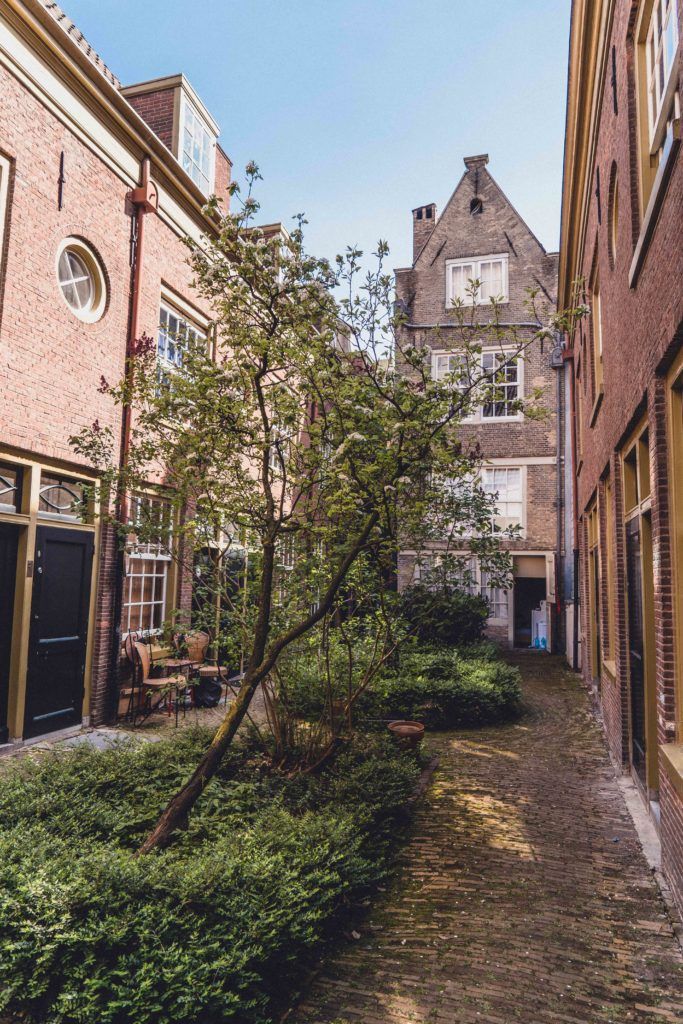 Your complete guide to the most beautiful hofjes in Amsterdam, the Netherlands