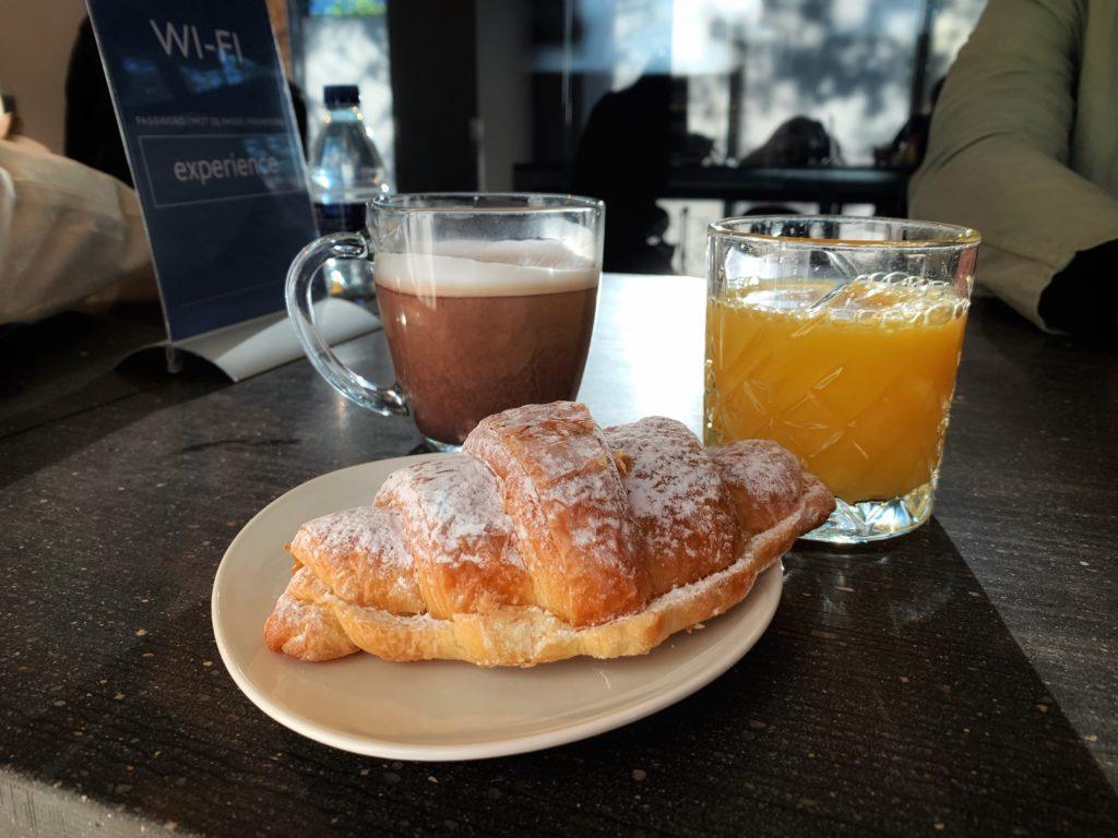 A Review of Eurostar Business Premier Lounge in London, England