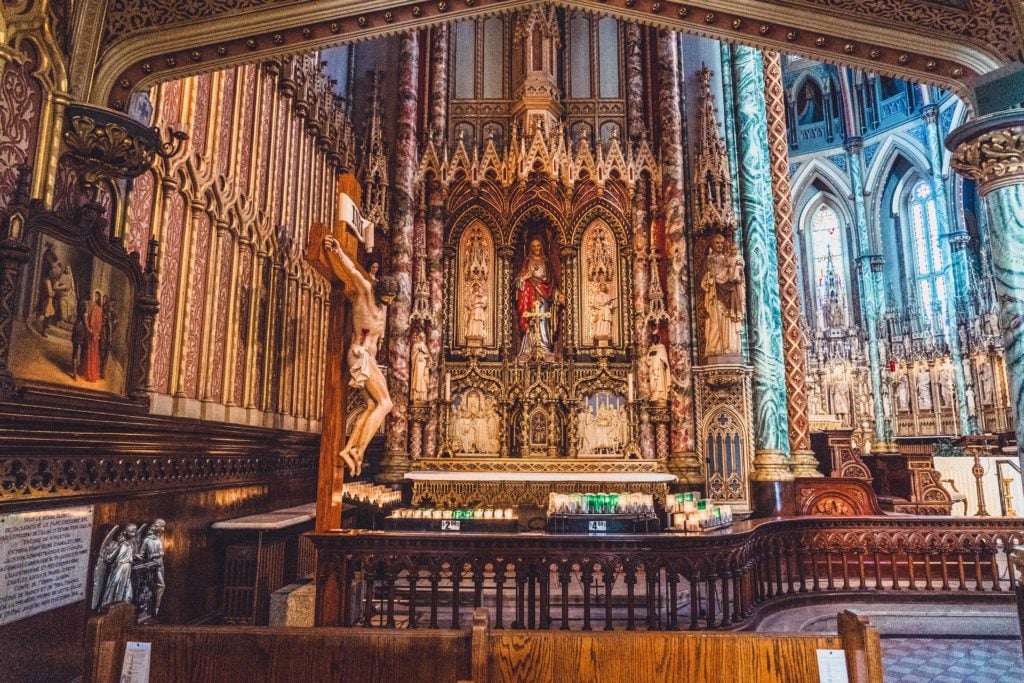 How to Visit the Notre-Dame Cathedral Basilica in Ottawa, Ontario, Canada