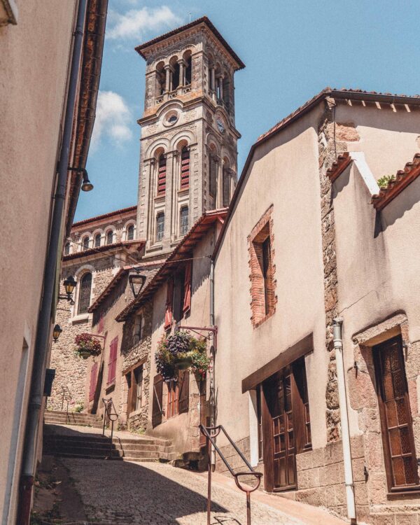 A Guide to the Best Things to do in Clisson (Nantes day trip) | solosophie