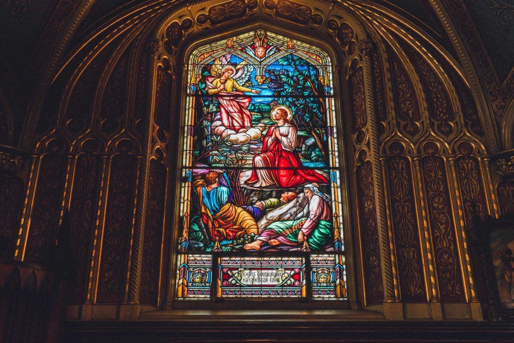 How to Visit the Notre-Dame Cathedral Basilica in Ottawa, Ontario, Canada
