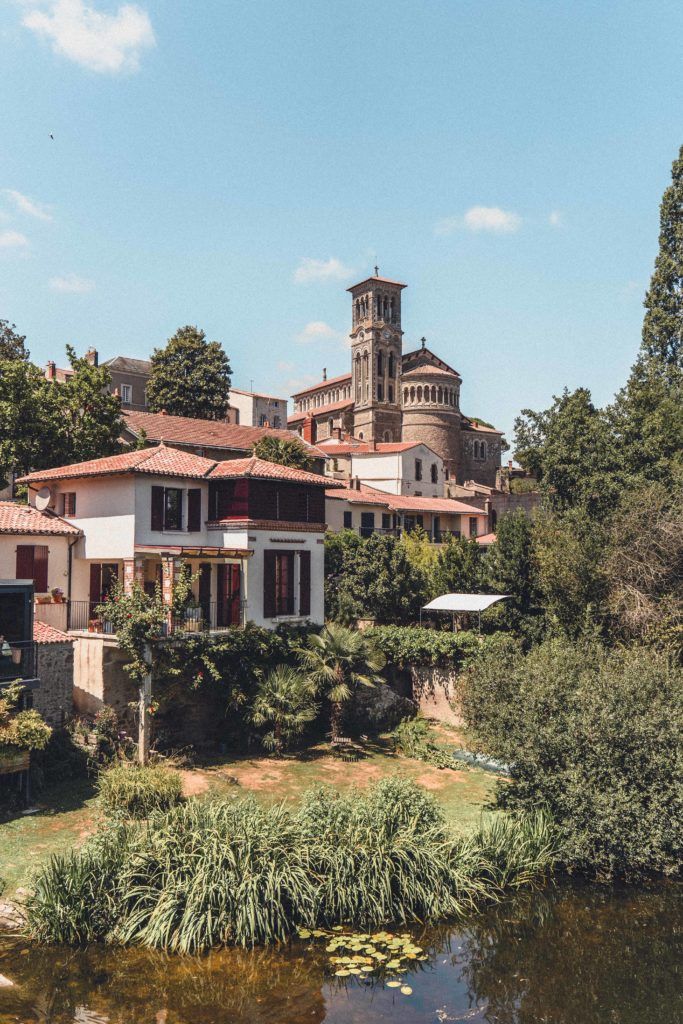 A Quick Guide to the Best Things to do in Clisson, as easy day trip from Nantes, France