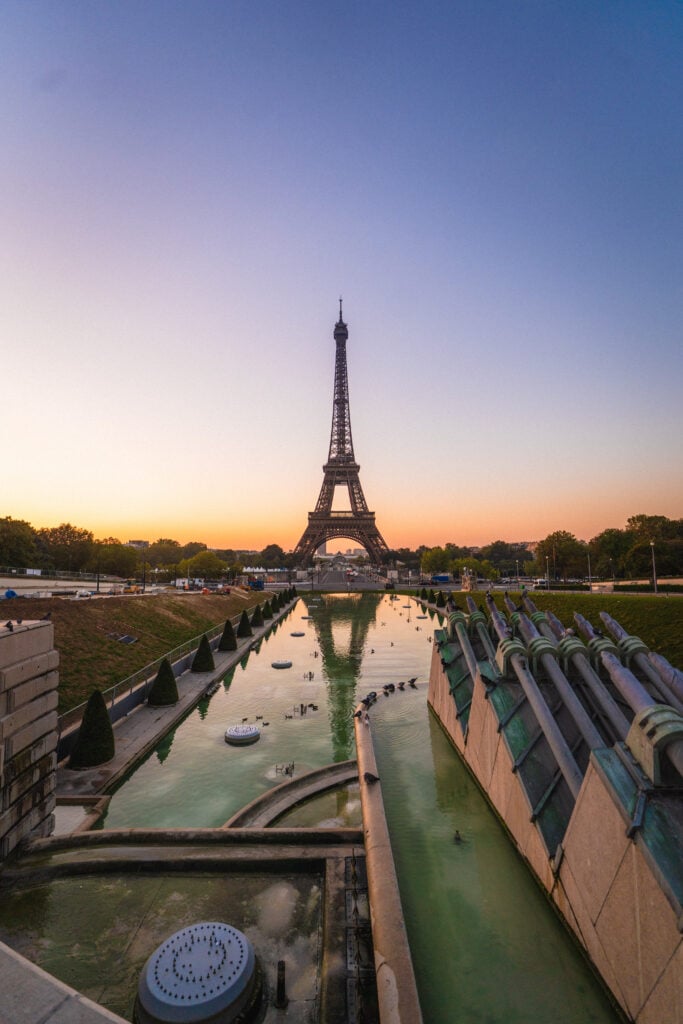 sunrise in paris eiffel tower