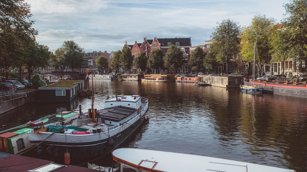 view of the canal of Amsterdam, Antoine's weekend in october