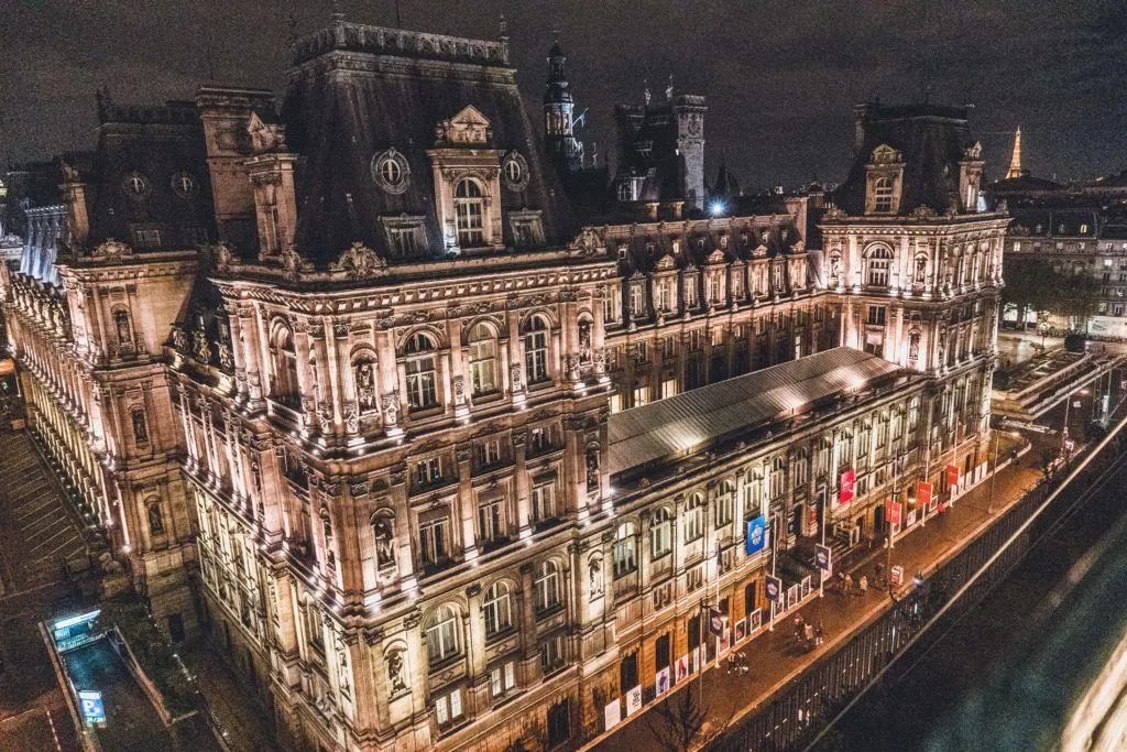 Le Perchoir Marais: A Parisian Rooftop Bar with an Eiffel Tower View in Le Marais, Paris, France