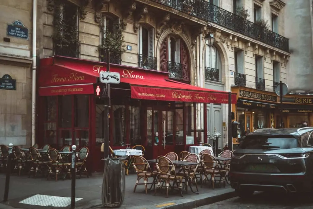 Place de l'Estrapade: A Delightful Square in the 5th Arrondissement