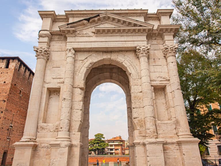 A Guide to the 10+ Best Things to do in Verona, Italy | solosophie