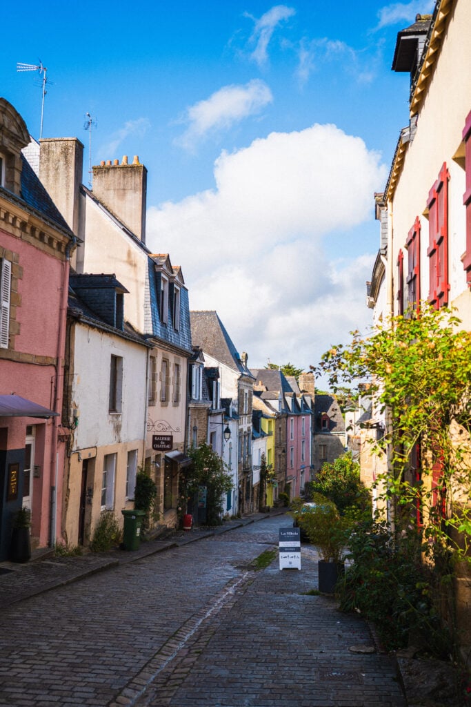 historic street auray