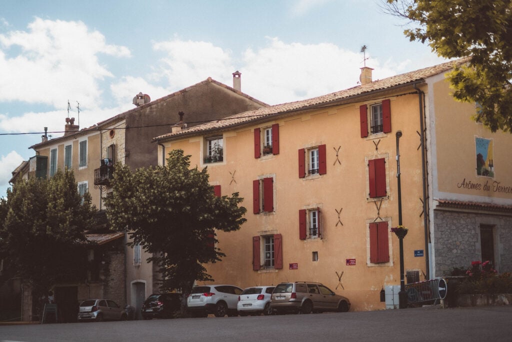 Discover lower Banon