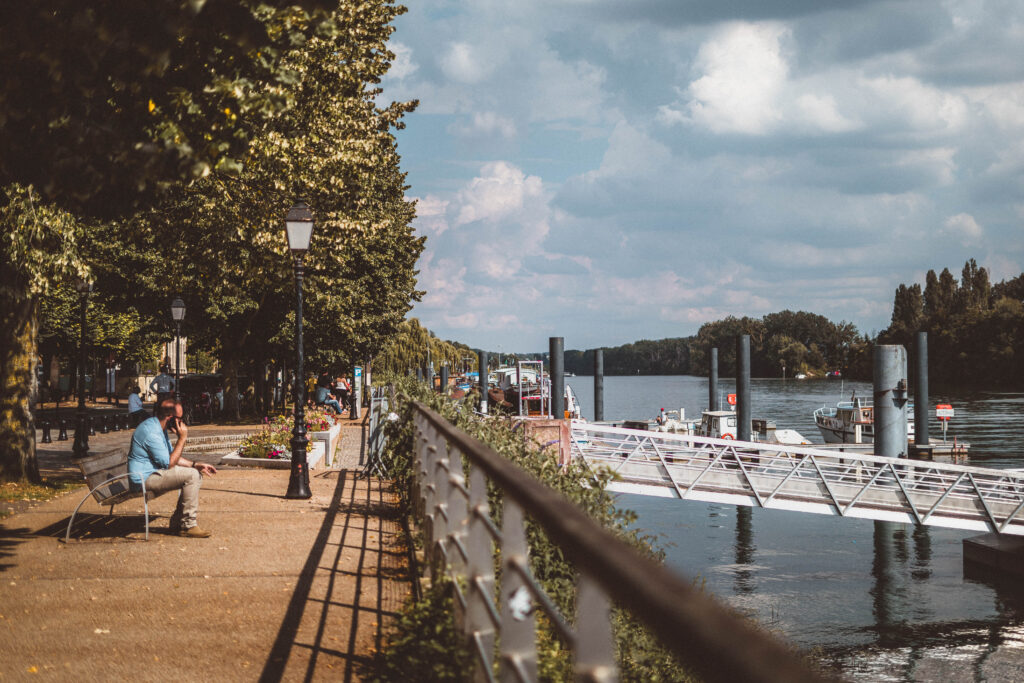 Walk along the Seine