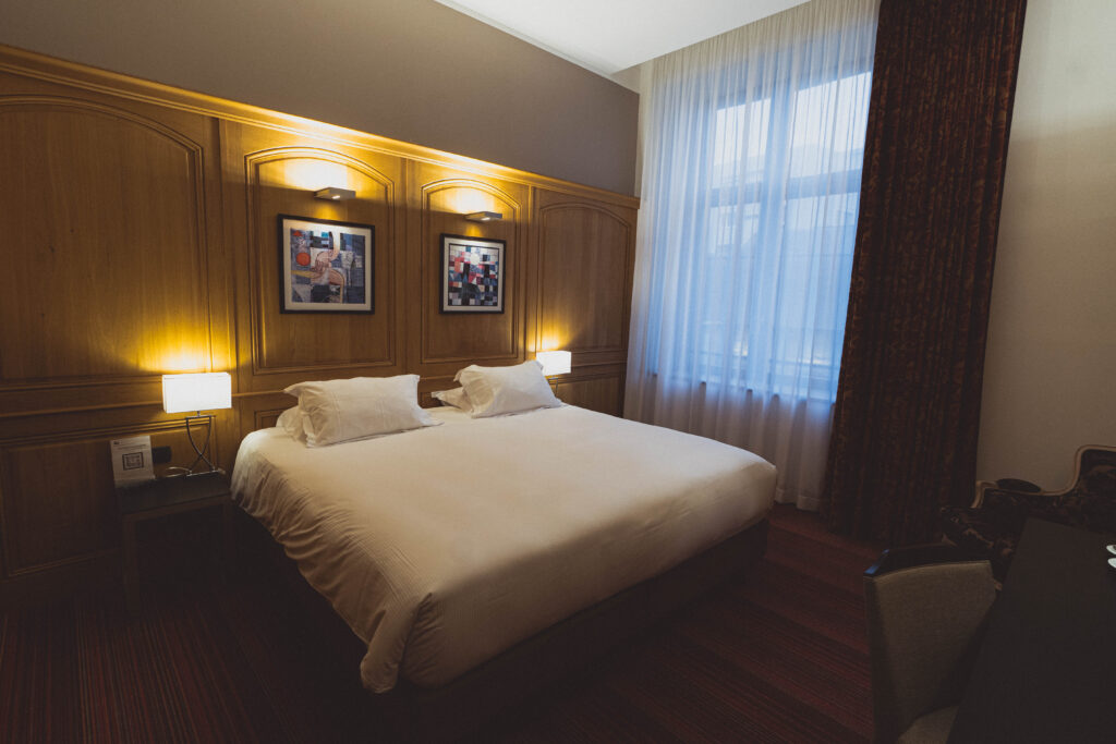 Hotel de Bourgtheroulde bedroom