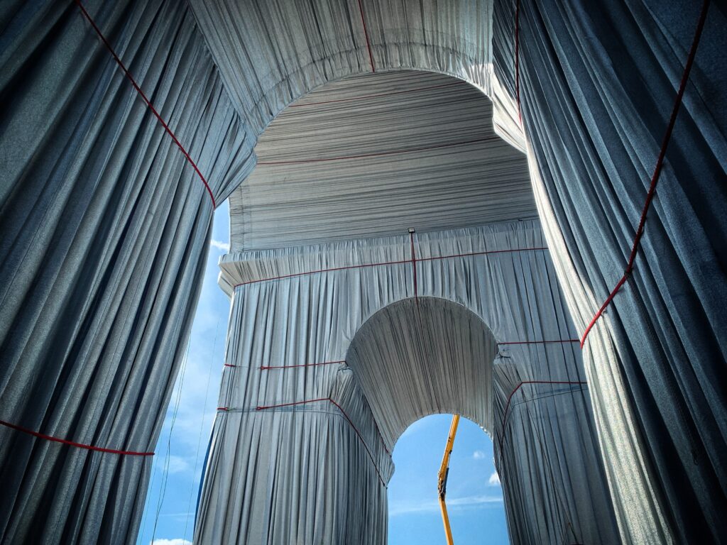 L'Arc de Triomphe, Wrapped by Christo and Jeanne-Claude