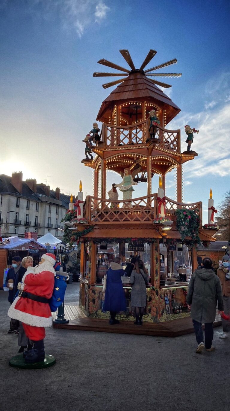 Tours Christmas Market during the day
