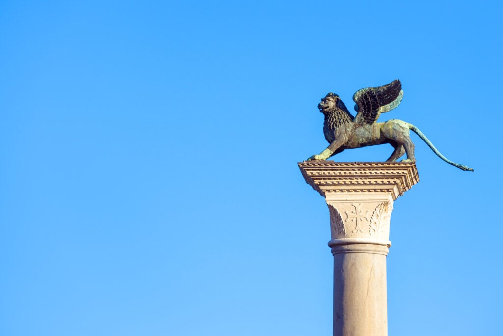 Lion statue piazza san marco