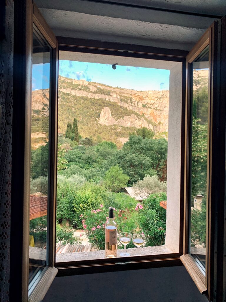 fontaine de vaucluse view
