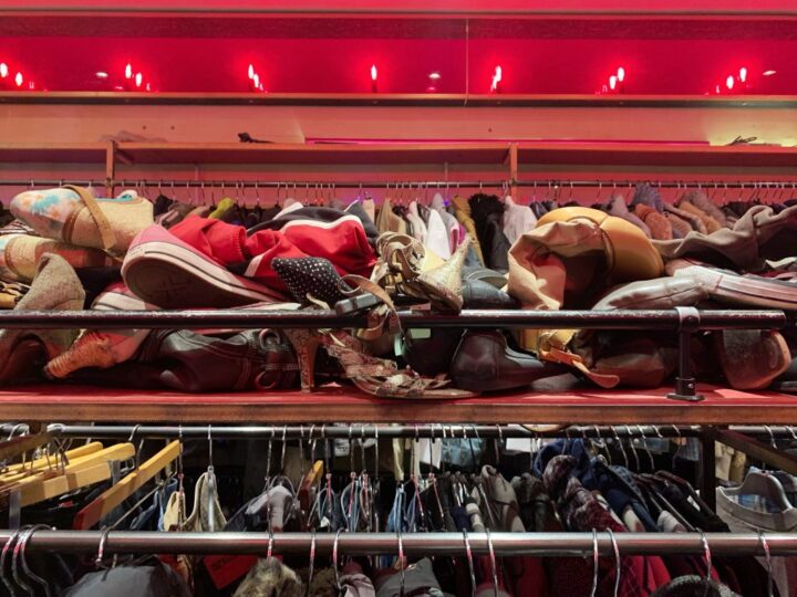 A Guide to Vintage Clothing Shops in Paris (& Walking Tour) solosophie