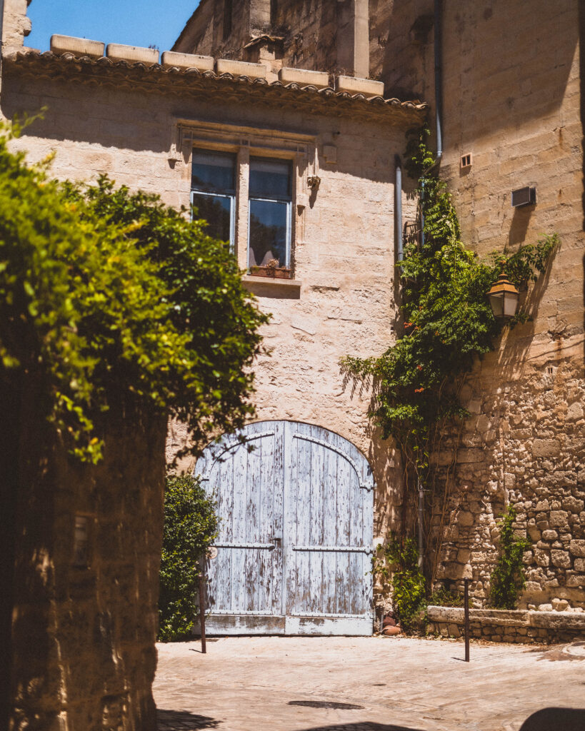 uzes france travel