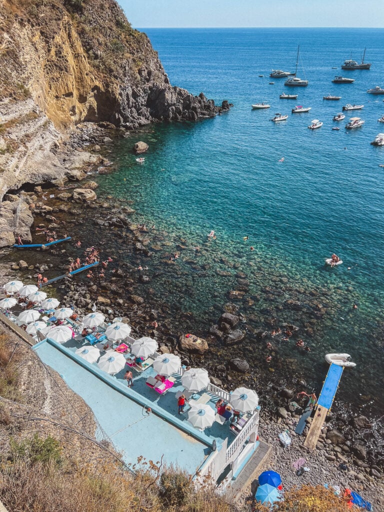 sorgeto hot springs and beach cafe