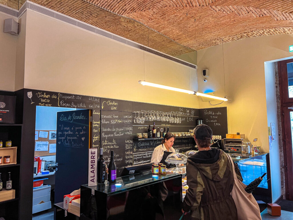 Livraria Bertrand: How to Visit the Oldest Bookshop in the World