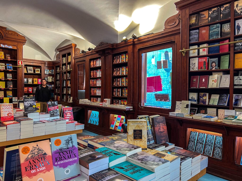 Livraria Bertrand: How to Visit the Oldest Bookshop in the World