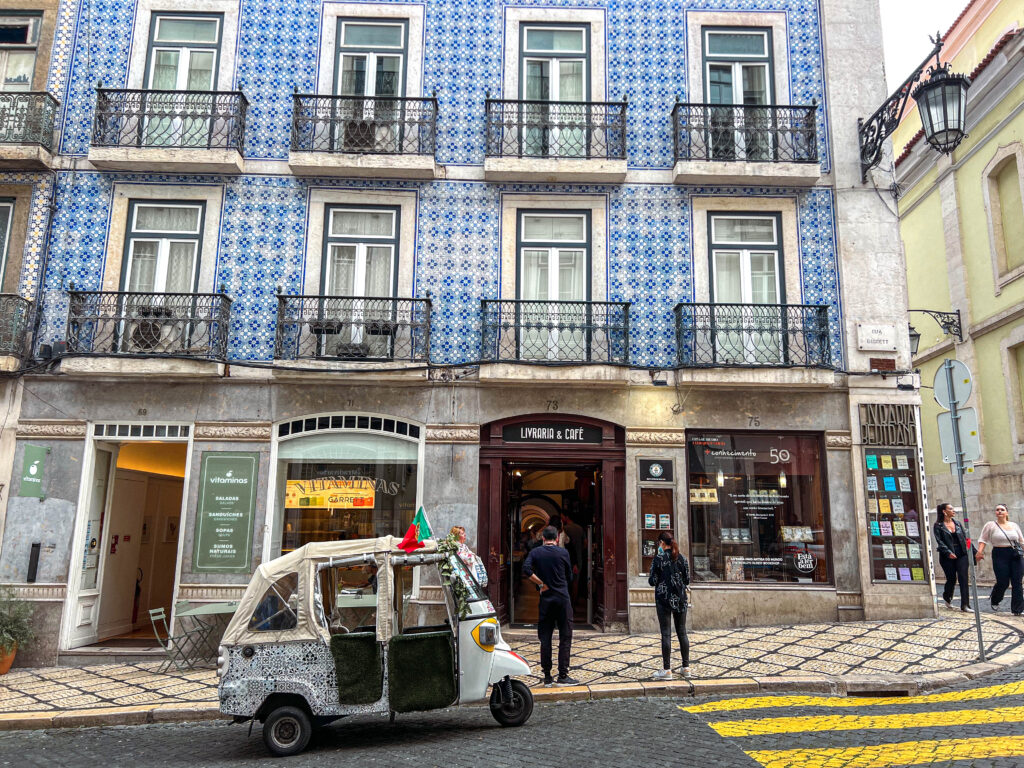 Livraria Bertrand: How to Visit the Oldest Bookshop in the World