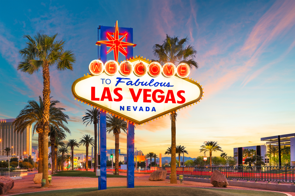 New sign added to help 'Welcome to Fabulous Las Vegas' sign visitors