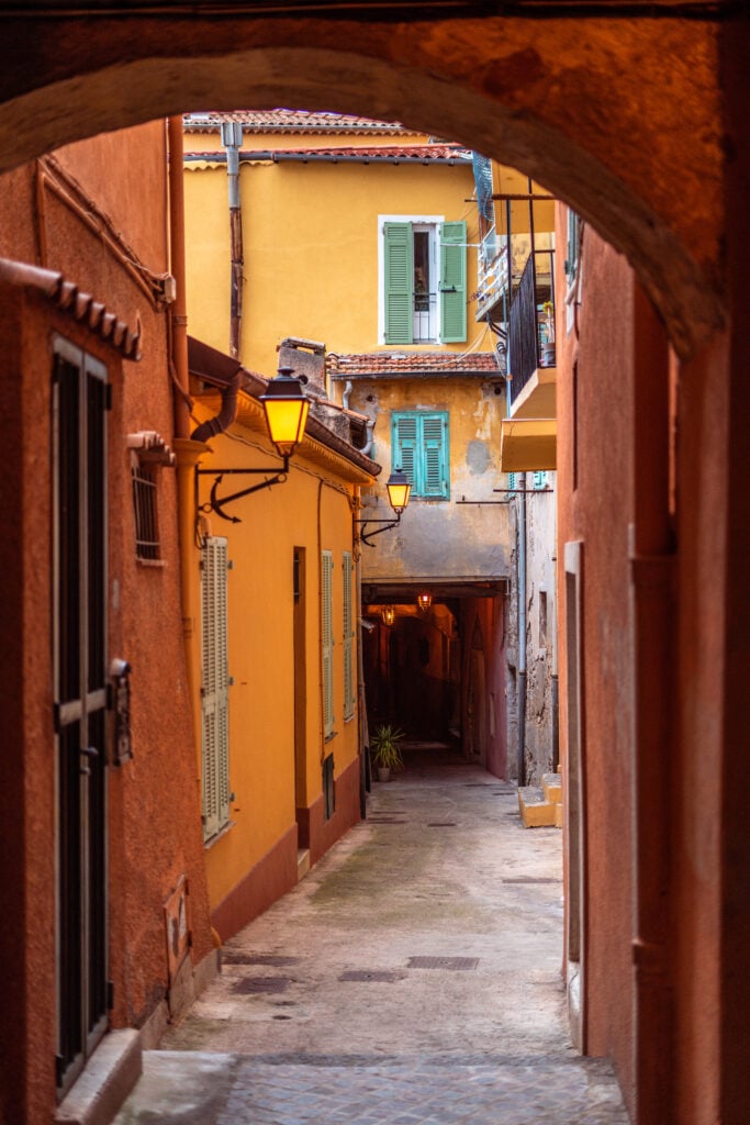 How to Visit Rue Obscure, Villefranche-sur-Mer