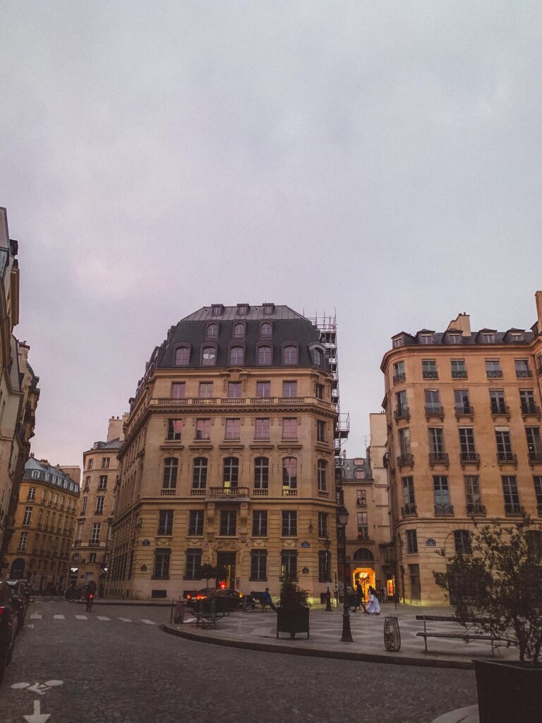 Place des Petits-Pères: A Charming Square in the 2nd Arrondissement