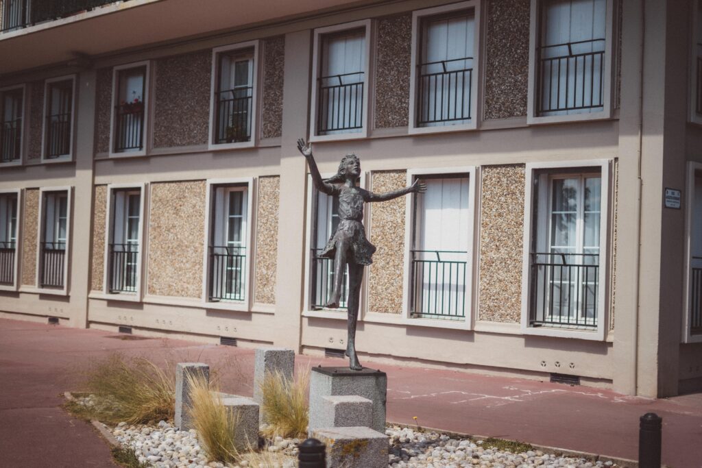 statue of dancing girl le havre