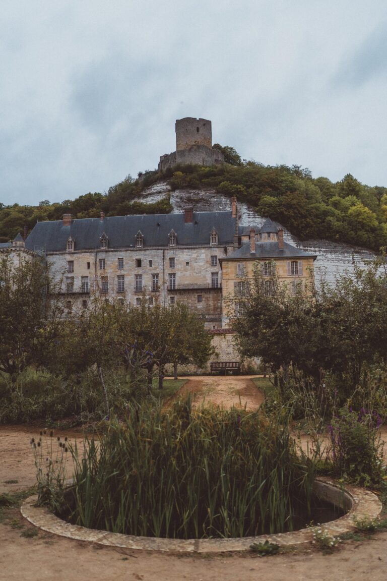 things to do in la roche guyon