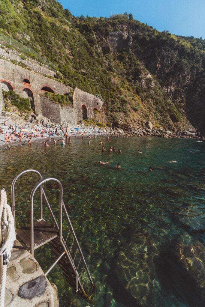 swimming in riomaggiore