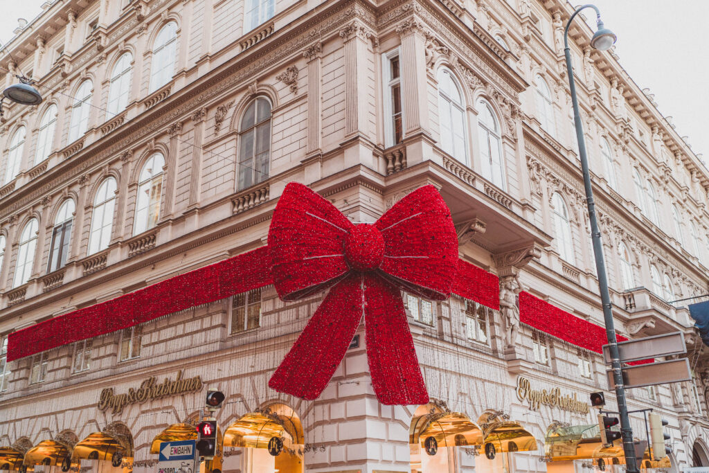 Where is the Red Bow in Vienna? (Popp & Kretschmer Christmas Display)