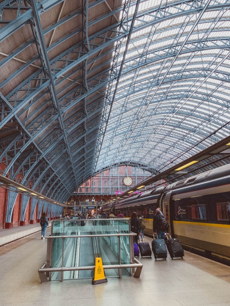 eurostar departure hall london st pancras