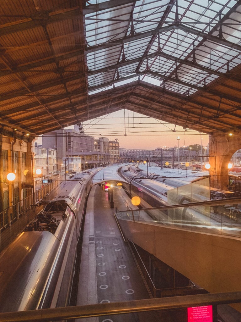 eurostar departure hall paris