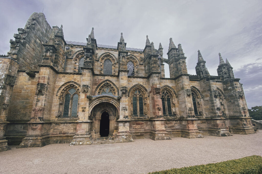 roslin chapel in scotland