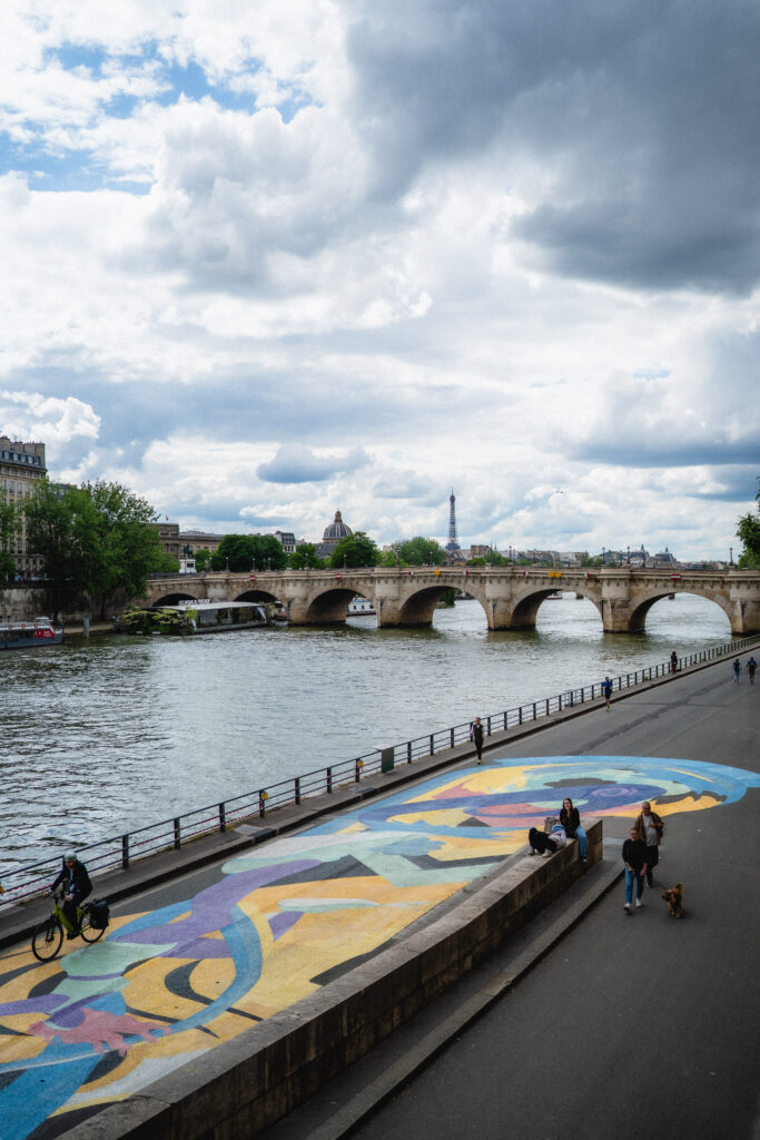 stroll along the seine