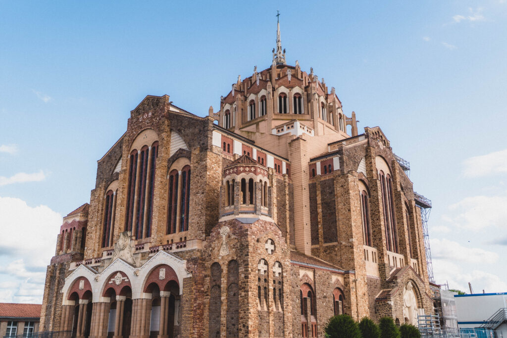 church of the sacred heart cholet