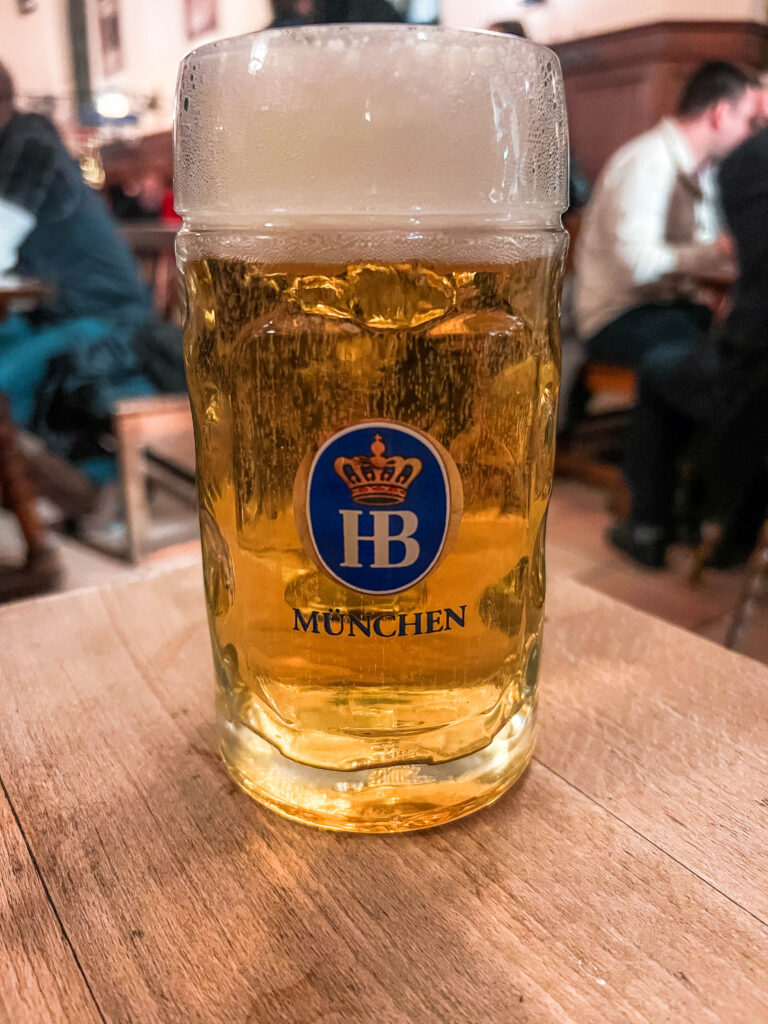 How to Visit Hofbräuhaus München