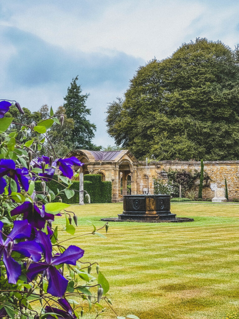 hever castle grounds