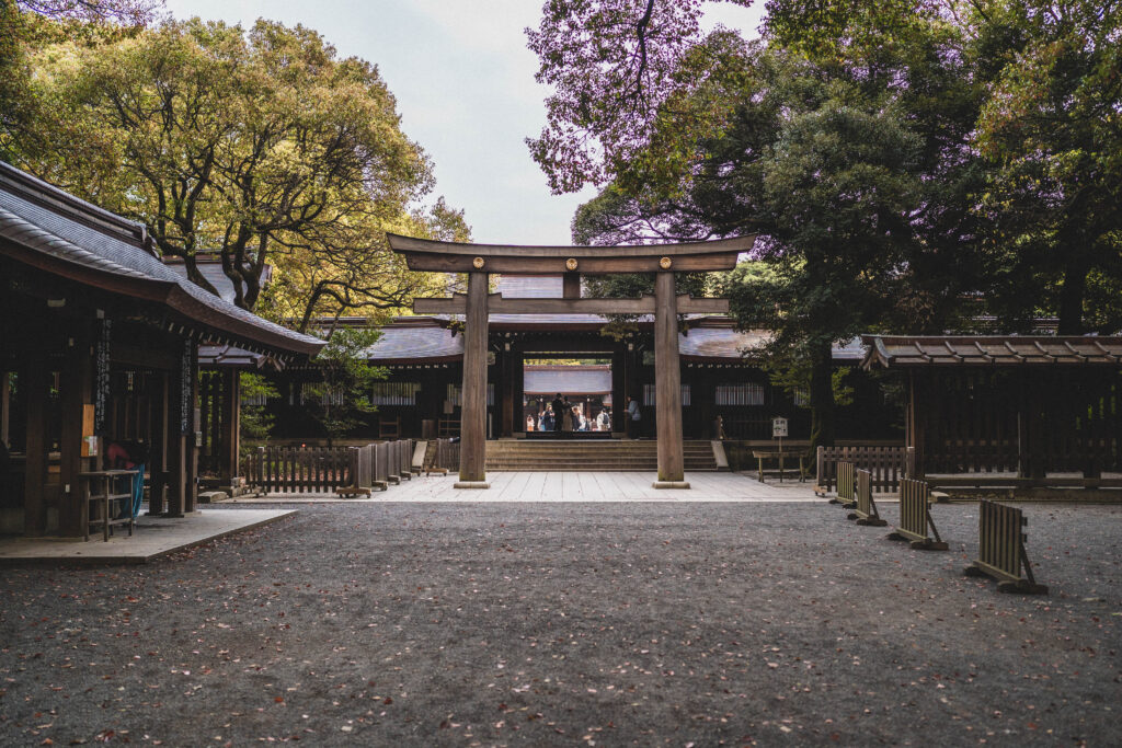entrance to meiji jingu