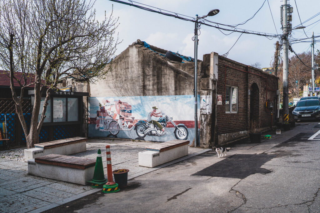 mural in seoul