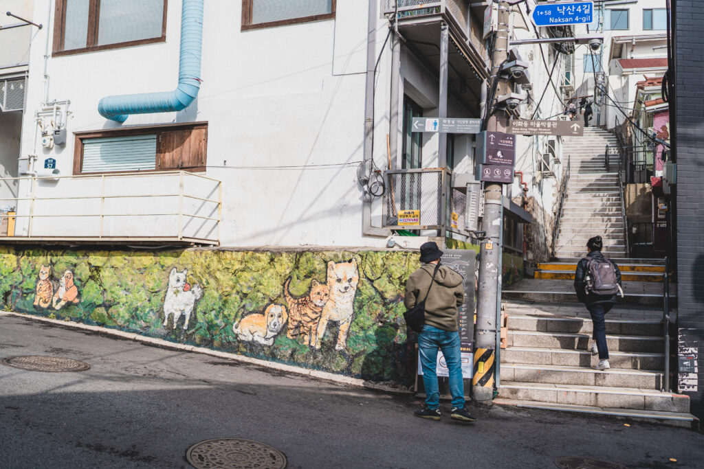 mural in seoul