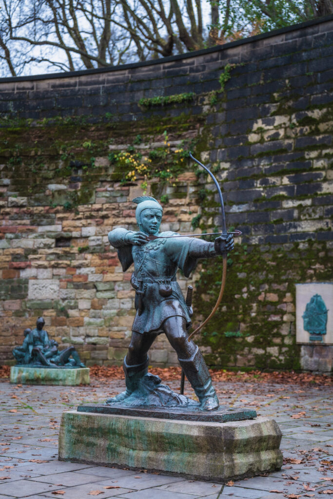 robin hood statue nottingham
