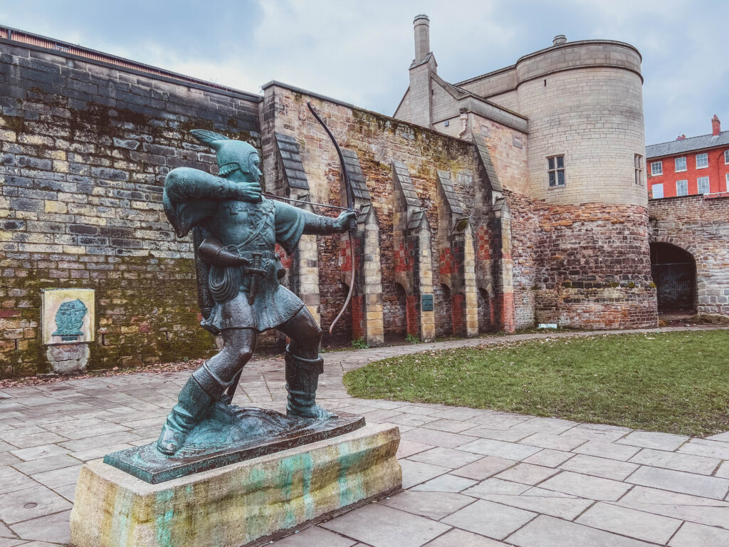 robin hood statue nottingham